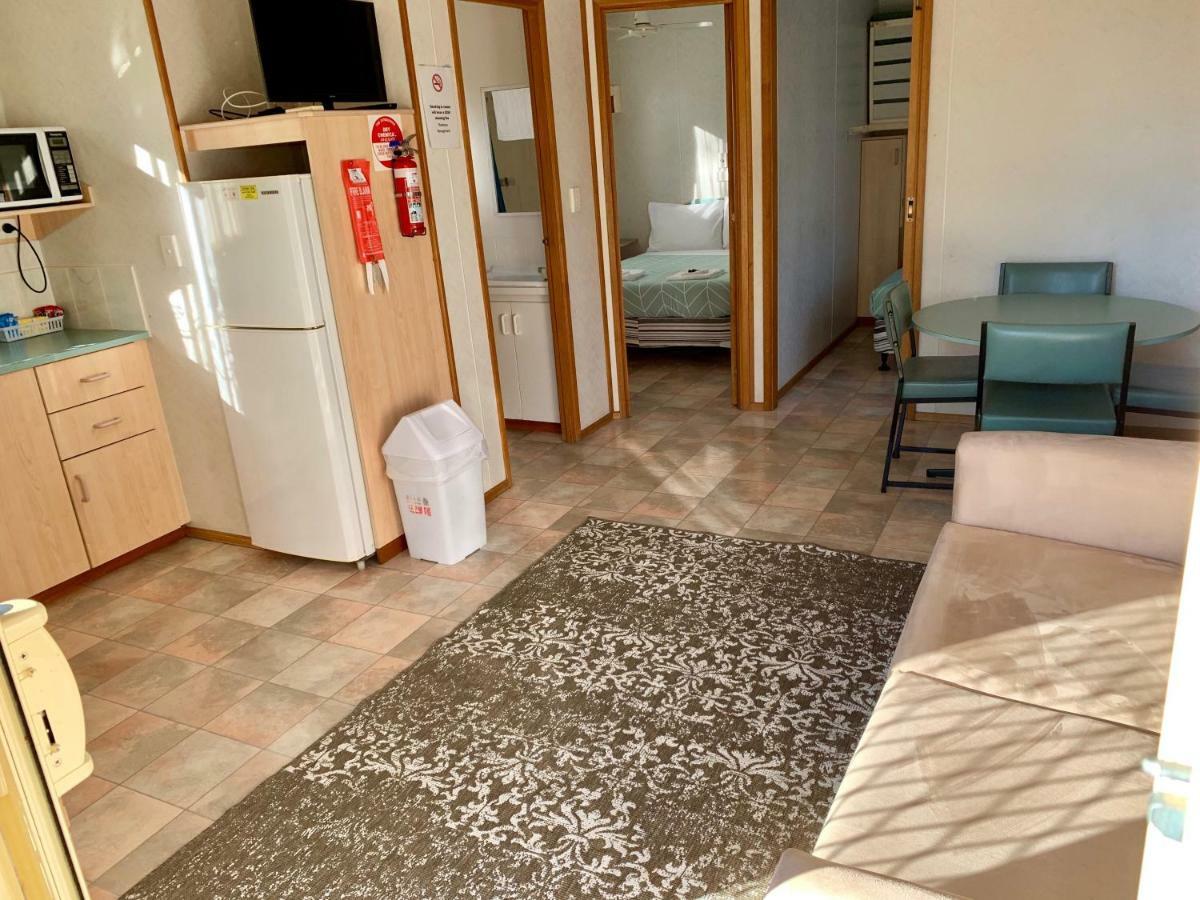 Tatura Cabin & Caravan Park Екстер'єр фото