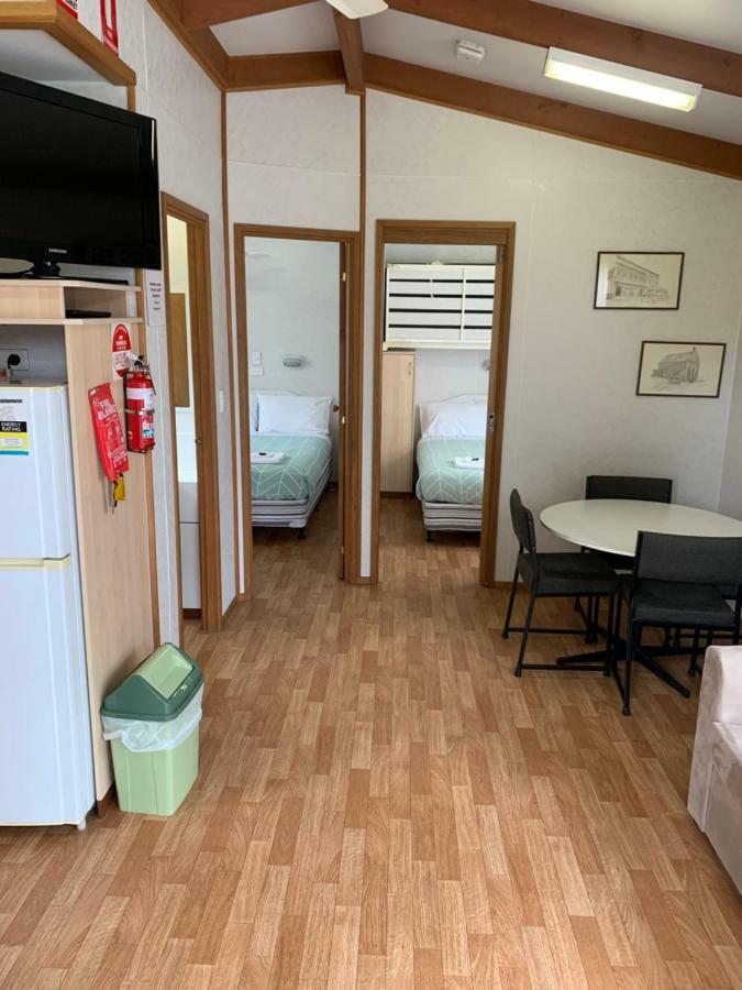 Tatura Cabin & Caravan Park Екстер'єр фото